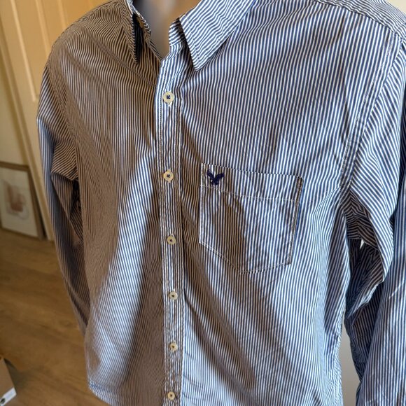 American Eagle Outfitters AE AEO Mens Medium M Athletic Fit Shirt Buttoned Blue - Picture 3 of 8